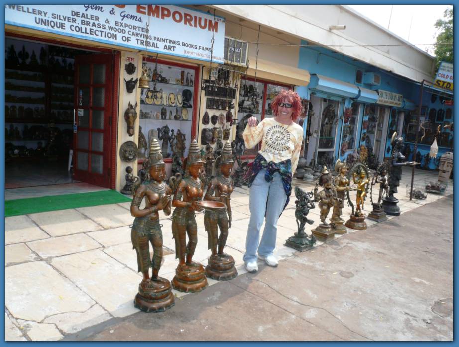 900x674 pixels (99K)